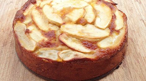 Así podés hacer una rica torta en taza de cualquier fruta.