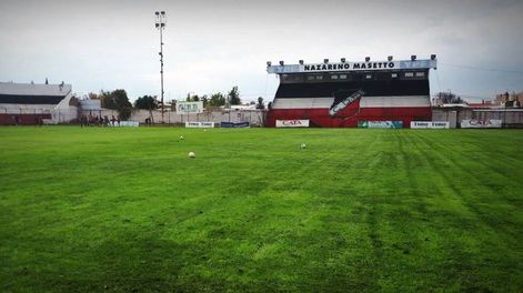 La cancha del Deportivo de Maipú, al igual que los hinchas, esperan por la vuelta del fútbol / Gentileza