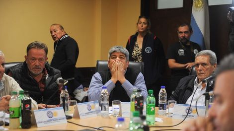 Los Andes | Reunión de la CGT en el edificio Azopardo. / Foto: Federico López Claro