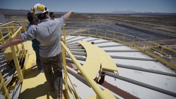 Potasio Río Colorado. En 18 meses”, cabría esperar un aumento del 30%, al menos, en el volumen de exportaciones mendocinas, gracias a que se habrán sumado nuevos complejos exportadores: potasio, hierro, cobre y yeso, entre ellos.