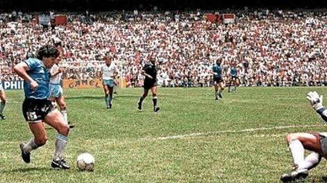 El Gol del Siglo relatado por Mauro Viale.