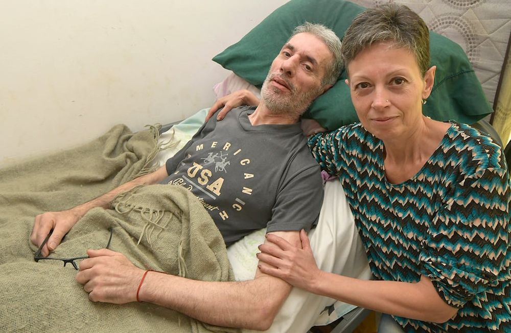 Tiene una dura enfermedad, los estafaron y estaban casi en la calle: la solidaridad les dio una nueva oportunidad. Foto : Orlando Pelichotti / Los Andes.