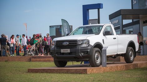Ford Ranger cabina simple.