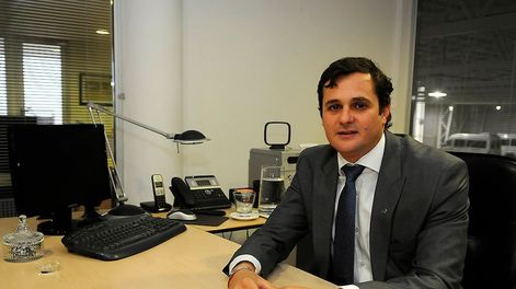 El titular de Yacopini Mercedes Benz detalló qué está pasando en el mercado de autos de alta gama y las ventas de vans, buses y camiones.
