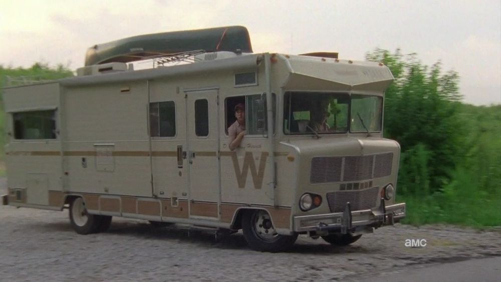 La icónica autocaravana Winnebago Chieftain de 1973 de las primeras temporadas.