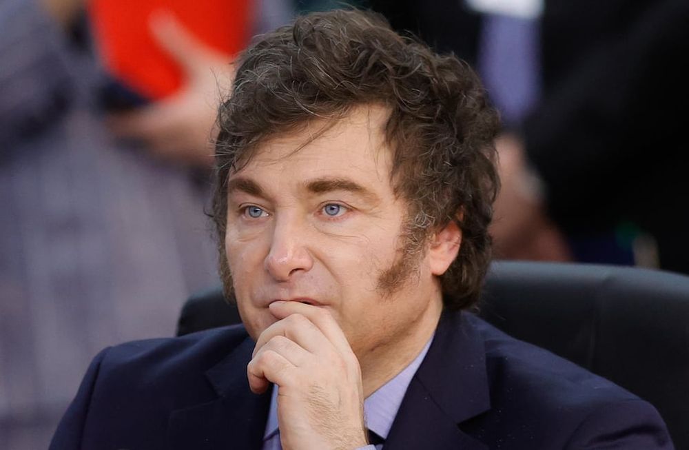 AME8853. RÍO DE JANEIRO (BRASIL), 18/11/2024.- El presidente de Argentina, Javier Milei, asiste a la plenaria con jefes de Estado en la cumbre G20 este lunes, en el Museo de Arte Moderno, en Río de Janeiro (Brasil). EFE/ André Coelho