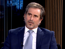 El diputado Benegas Lynch criticó a los deudores afirmando que compraron la tele para el Mundial y ahora no quieren pagar