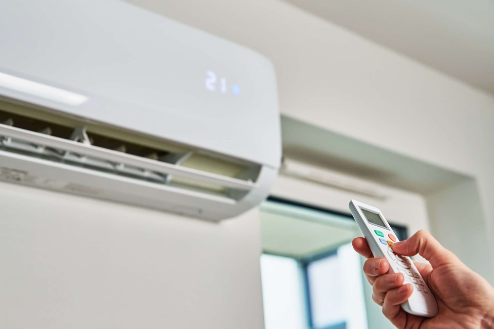 A días del inicio del verano, el aumento de las temperaturas vuelve a poner en agenda la preocupación por el consumo eléctrico y el impacto en las facturas del servicio.