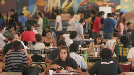 Cada vez más estudiantes necesitan becas para estudiar: aumentaron 32% las solicitudes en la UNCuyo. Comedor universitario