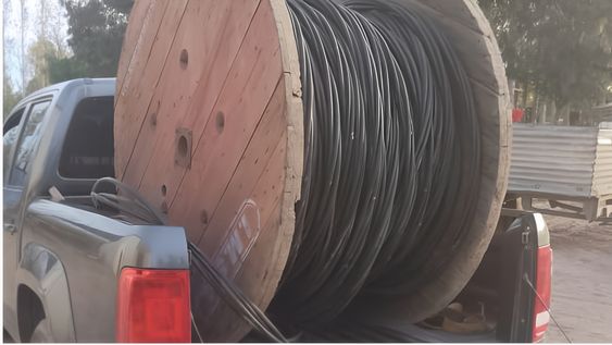Santa Rosa: detuvieron a tres hombres que vendían cables robados por las redes sociales.