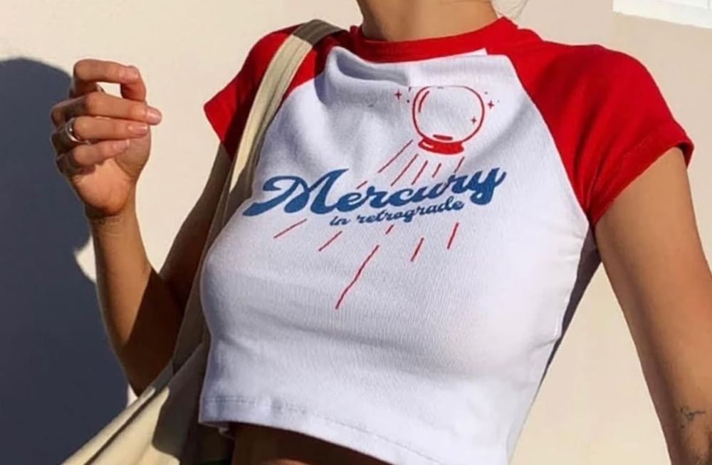 Baby tees: así se usarán estas famosas remeras durante el verano 2024.