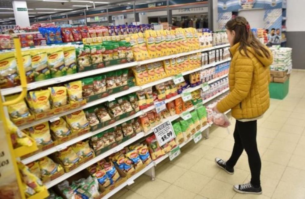 La Canasta Básica Alimentaria registró en octubre un incremento de 6,6%, es decir, que una familia de dos adultos y dos menores necesita un ingreso mensual de $20.710 para no caer en indigencia.