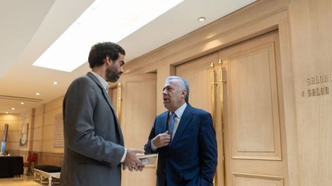 El ministro de Hacienda y Finanzas, Víctor Fayad, y el gobernador Alfredo Cornejo