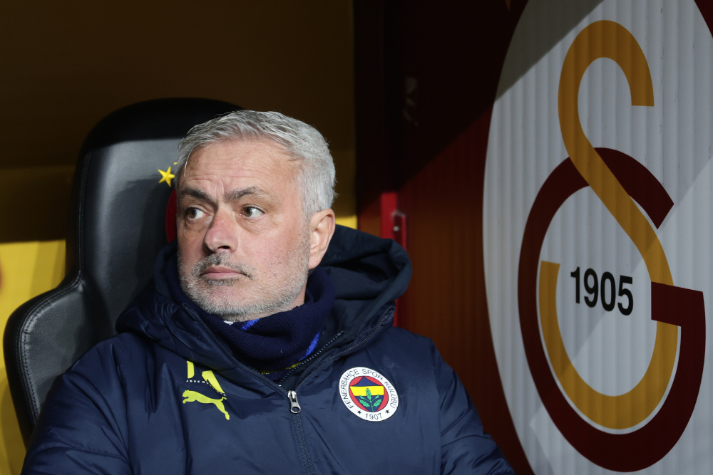José Mourinho fue denunciado por el Galatasaray por racismo