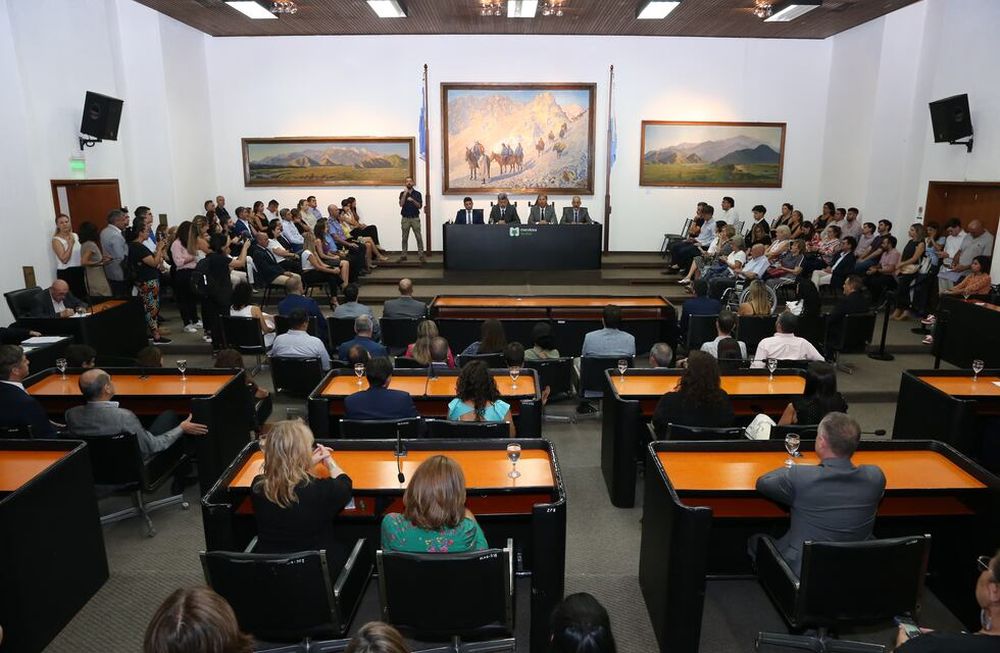 Ingresó al HCD el proyecto del Ejecutivo para terminar con la reelección indefinida de los concejales