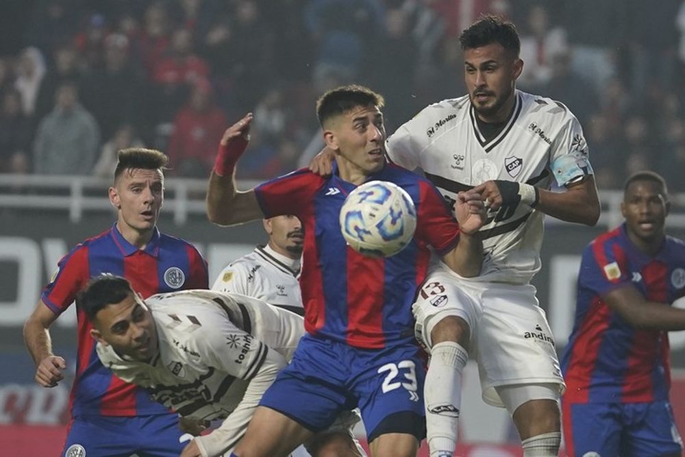El Calamar fue más que San Lorenzo y terminó justificando su pase a la final del Apertura.