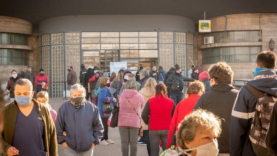 La posibilidad que una persona se infecte nuevamente con el SARS-Cov-2, plantea muchos interrogantes. Foto: Orlando Pelichotti / Los Andes
