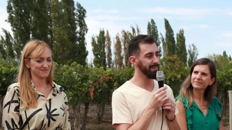 Los Andes | Carlos Gallo, jefe regional Cuyo de Anses, junto a la presidenta del PJ, Anabel Fernández Sagasti; y la titular de Anses a nivel nacional, Fernanda Raverta.