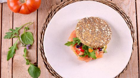 Listo en 5 minutos: este pan de lino y chía en sartén es ideal para tu desayuno proteico
