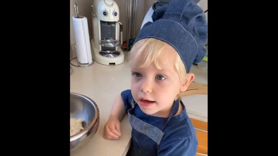 Mirko enseña en un tutorial cómo hacer pizza casera y llena a todos de ternura