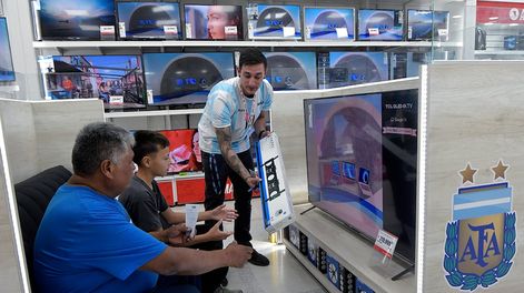 Los Andes | El furor por comprar un televisor nuevo para el Mundial lleva meses y hay varias ofertas de varias marcas. Foto: Orlando Pelichotti