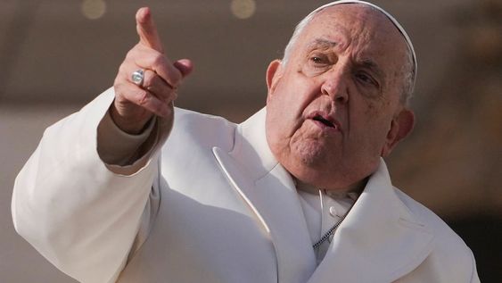 El papa Francisco durante su audiencia semanal en la Plaza de San Pedro del Vaticano, el miércoles 4 de diciembre de 2024. (AP Foto/Alessandra Tarantino)