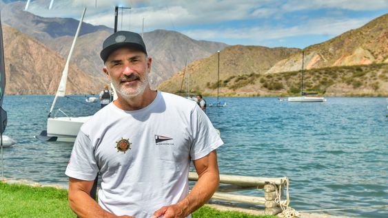 Windsurf. Fernando Consorte inicia su periplo en el exterior en Italia, luego correrá en Francia y terminará en Brasil.