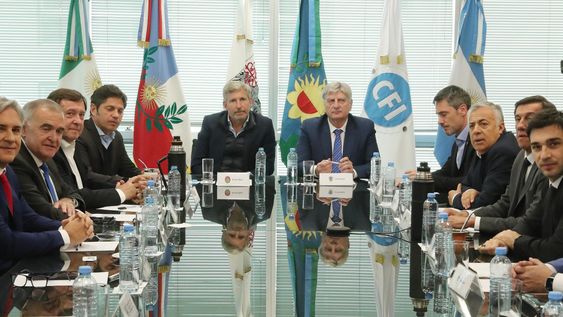 La reunión de los gobernadores, incluido Cornejo, en el CFI (Prensa Gobierno de Mendoza).