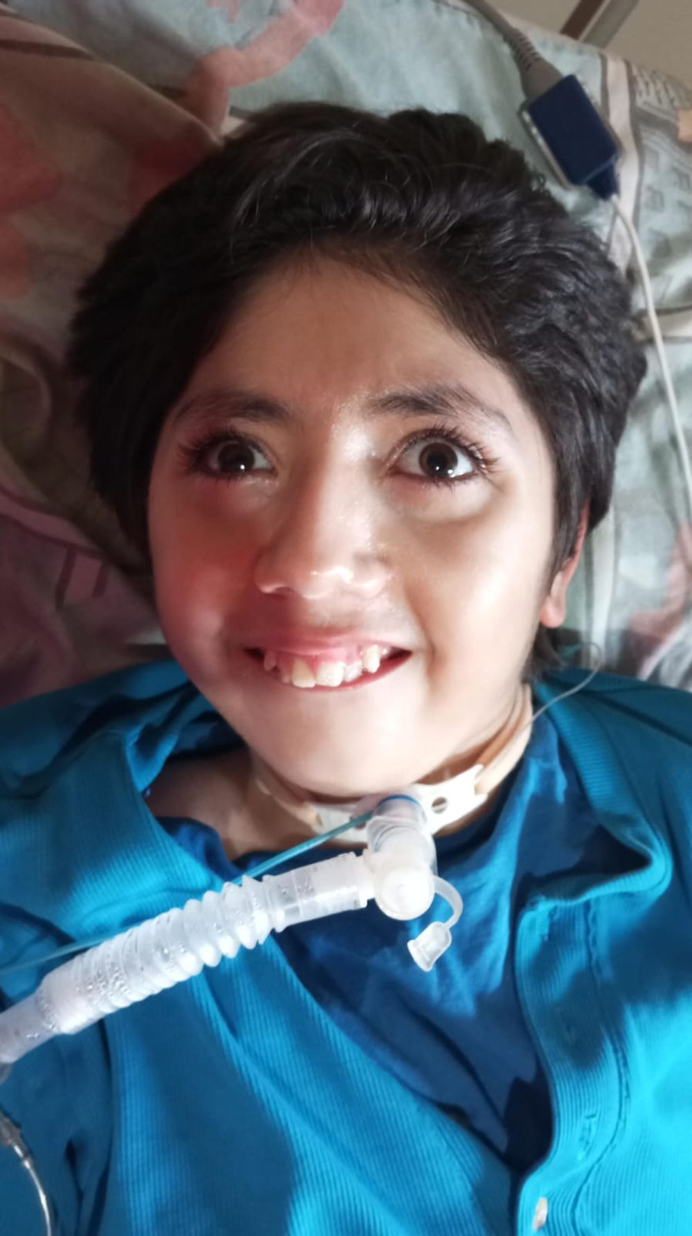 Joaquín iba en bici con su mamá, cayó a la acequia y quedó en estado vegetativo. El drama de una familia, un sistema que no responde y la solidaridad de la gente. Foto: Gentileza