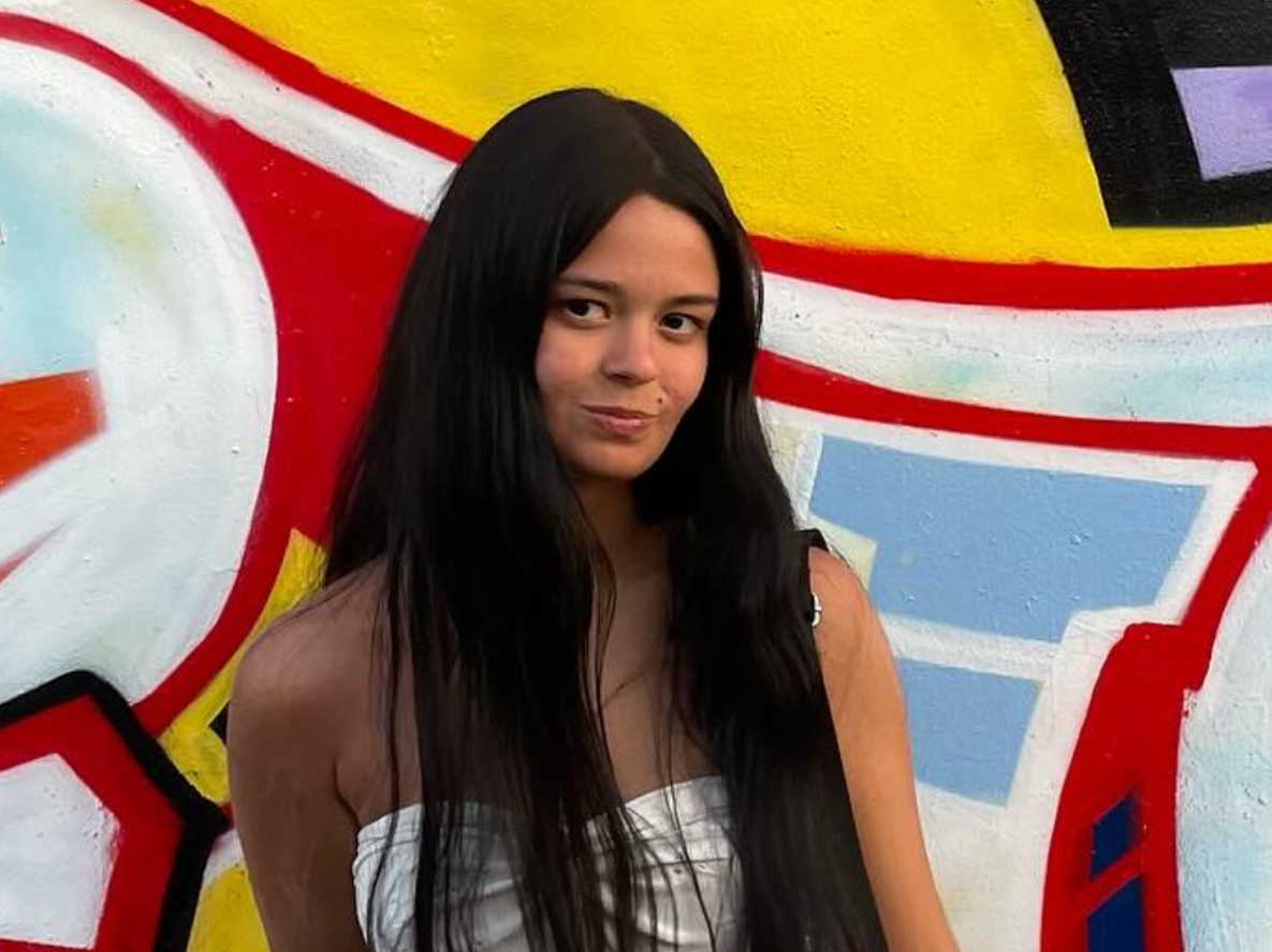 Tiene 18 años, rompió el silencio sobre una adicción tabú en las escuelas y hoy impulsa un cambio nacional