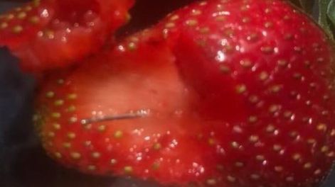 Las frutillas con agujas escondidas causan alarma y heridos en Australia