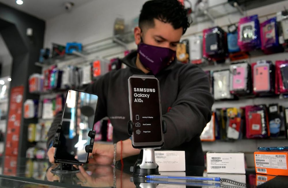 Plazo fijo: así comprás un buen celular por menos de $35.000 con un “truco” legal