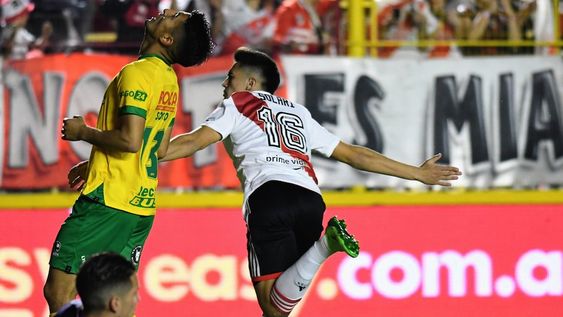 Solari celebra la apertura del marcador para River en el duelo ante Defensa y Justicia, por Copa Argentina, en Chaco. (Fotobaires)