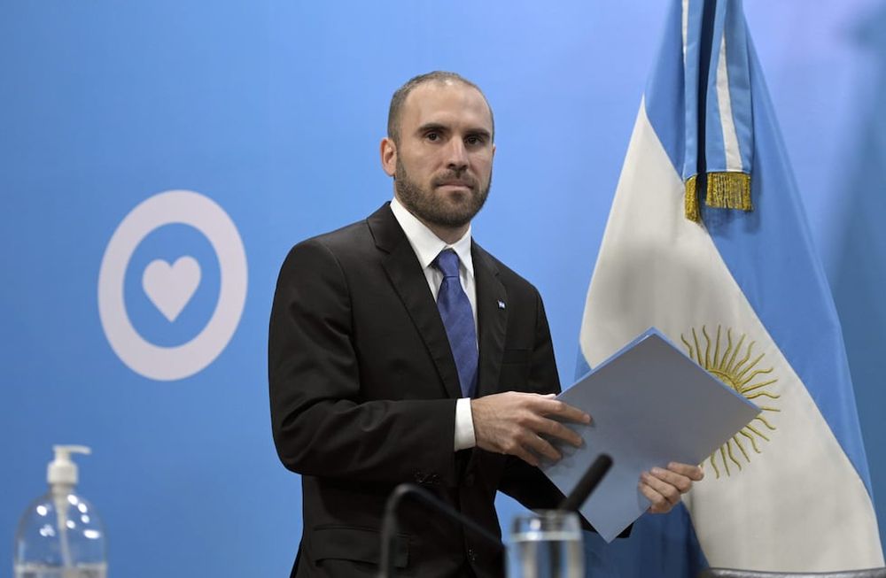 Guzmán, reconoció ayer que el Gobierno pondrá “mucho cuidado” en la inyección de liquidez que hará el Banco Central a partir de enero con nueva emisión monetaria, porque los riesgos están latentes.