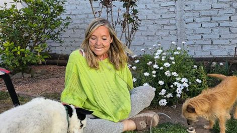 Alejandra García Acuña tiene cáncer terminal y escribió 4000 días para transformarte para sanar ella y ayudar a otros.