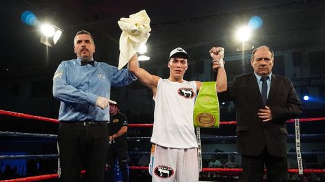 El Profe Segura, campeón Sudamericano Superligero