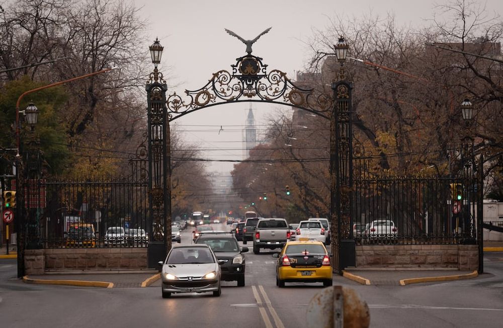 Parque General San Martín. Día frío en la Ciudad de Mendoza. Foto: Ignacio Blanco / Los Andes