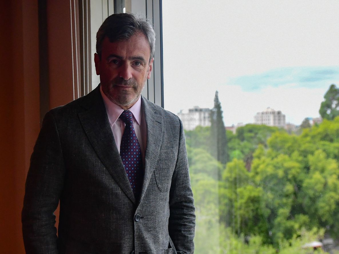 El titular de la Unión Industrial Argentina planteó que la presión fiscal debería bajar del 50% al 30% para mejorar los precios y la competitividad.