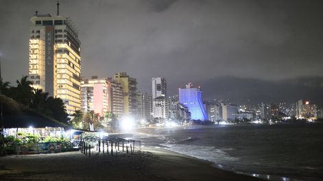 Por el impacto del ciclón Erick, autoridades costeras implementaron medidas precautorias en Acapulco (México)