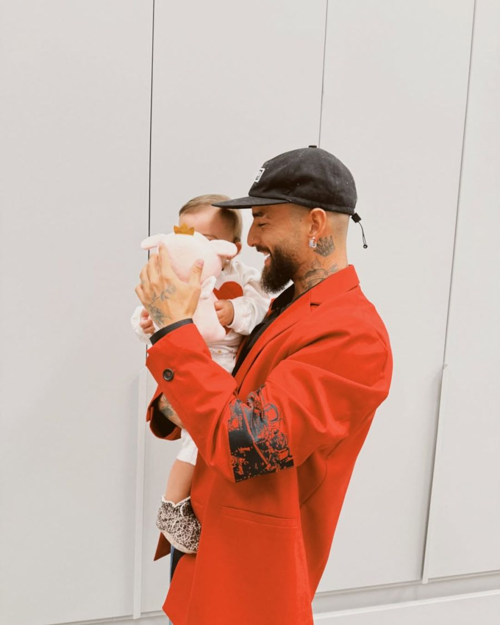 Maluma mostró algunas fotos del primer cumpleaños de su hija.