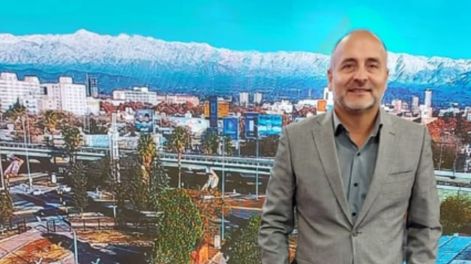Los Andes | El “Lado B” del pronosticador más querido de Mendoza: es gasista y hasta limpió baños para ganarse la vida. Foto: Gentileza Fernando Jara