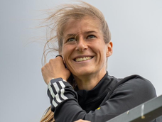 Quién es Marie-Louise Eta, la entrenadora que rompe moldes en la Bundesliga. Quién es Marie-Louise Eta, la entrenadora que rompe moldes en la Bundesliga.