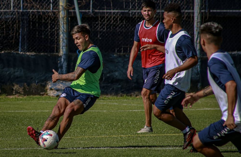 Primera práctica de pretemporada en el Bautista Gargantini. /Twiiter @CSIRoficial