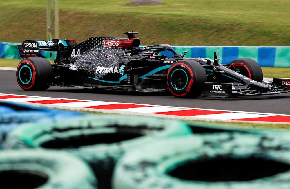 Mercedes dominó el viernes en Silverstone