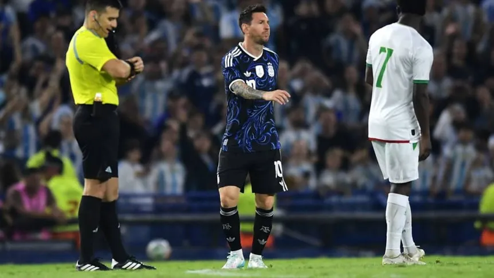 Lionel Messi ingresó en el inicio del segundo tiempo. Lionel Messi ingresó en el inicio del segundo tiempo. 