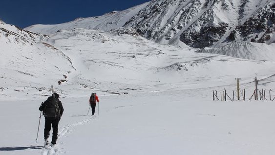 Científicos del Ianigla-Conicet camino al glaciar Agua Negra, provincia de San Juan, para realizar las tareas regulares de monitoreo en este glaciar / Pierre Pitte (Ianigla-Conicet)