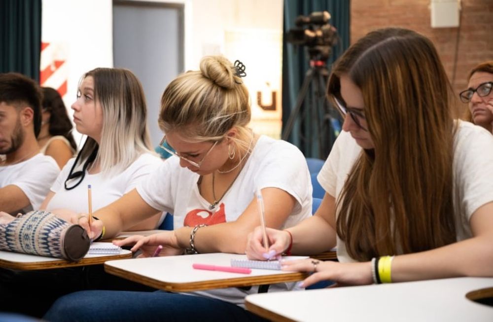 La formación está dirigida a estudiantes universitarios, jóvenes de los últimos años de las escuelas secundaria y público en general. Imagen Ilustrativa