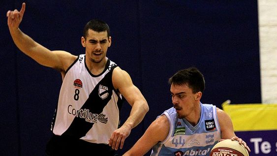 Insólita situación se vivió en el básquet uruguayo con el padre de un jugador que insultó y amenazó a los rivales del equipo de su hijo. / Gentileza.