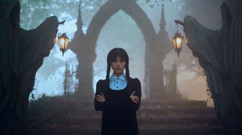 Jenna Ortega es Merlina en la serie de Netflix Merlina (Wednesday), una producción de Tim Burton. Ahora estrena la segunda temporada.