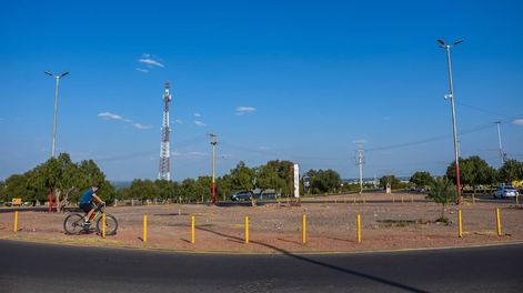 Los Andes | En Las Heras llaman a concurso para hacer una escultura en homenaje a San Martín. La colocarán en la rotonda de Regalado Olguín y casi Champagnat, de El Challao. / Mariana Villa